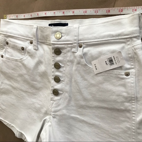 ♻️Reposted New Gap Denim high waisted button fly raw hem white denim shorts sz 4 - Picture 6 of 12